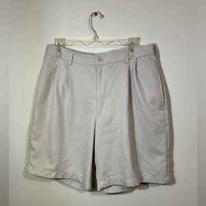 Tommy Armour Men’s size 34 Tan Khaki Golf shorts‎ great condition